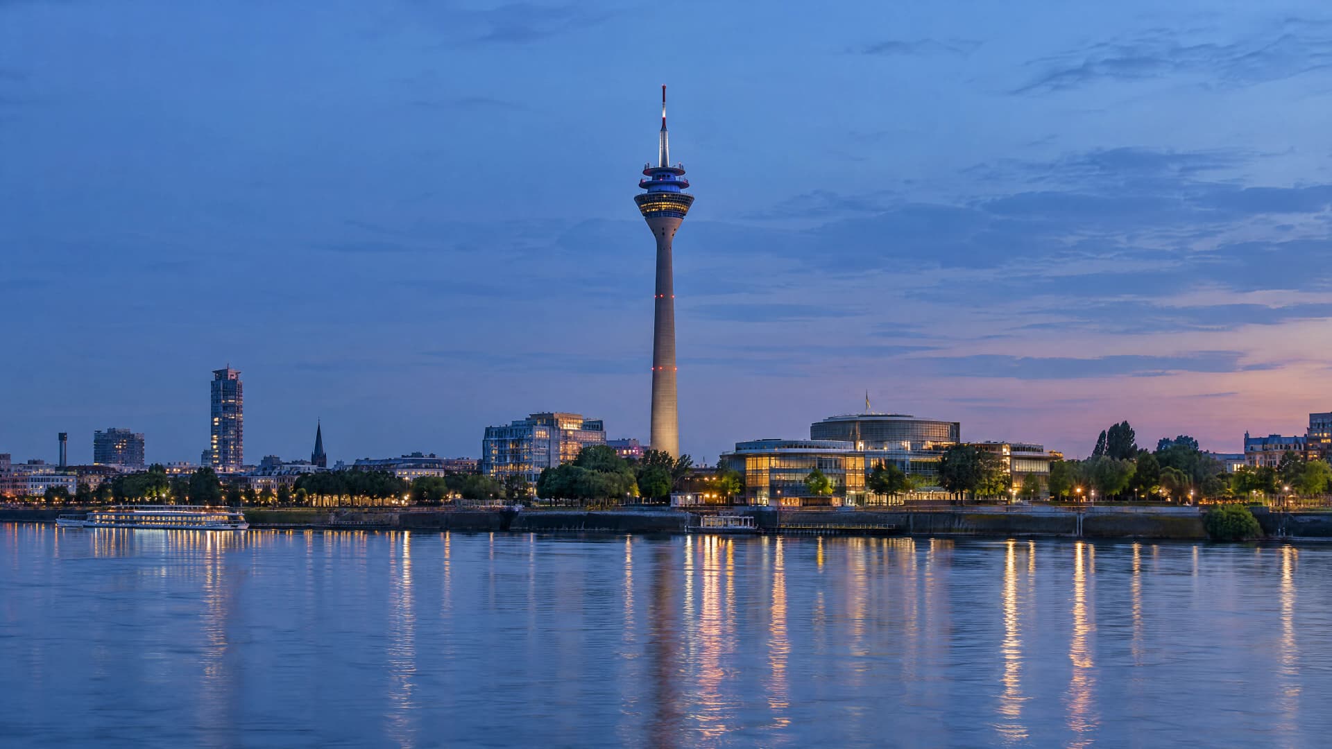 KI-generiertes Stadtpanorama von Düsseldorf
