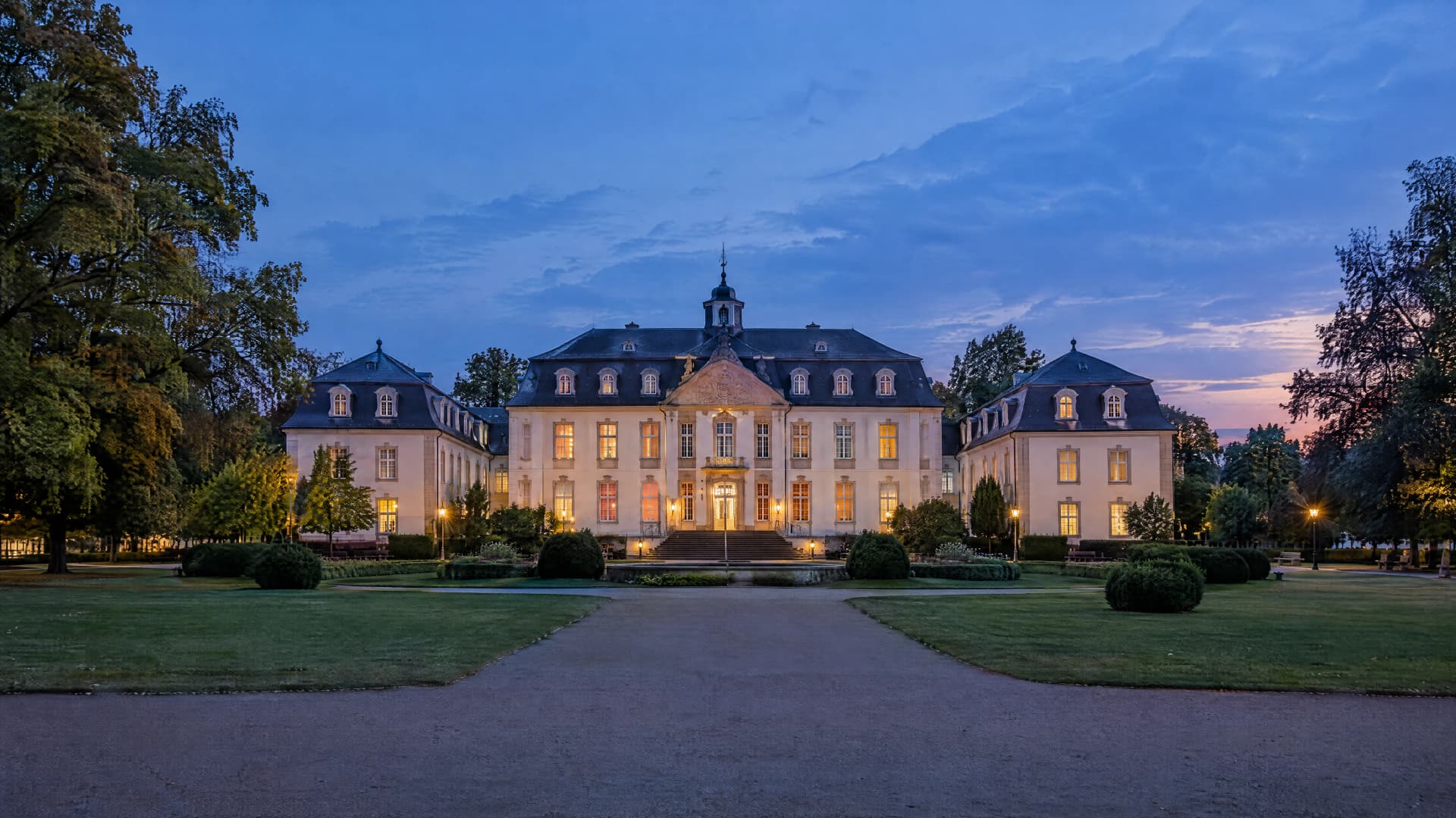 KI-generiertes Stadtpanorama von Leverkusen