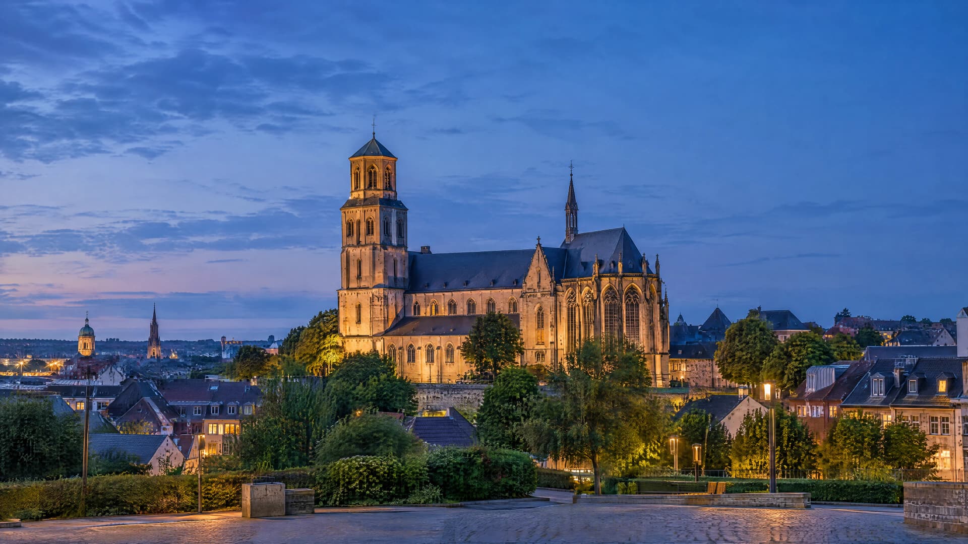 KI-generiertes Stadtpanorama von Mönchengladbach